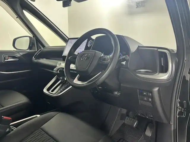 トヨタ ノア ハイブリッド S－Z 佐賀県 2022(令4)年 3.7万km アティチュードブラックマイカ 純正10.5インチディスプレイオーディオ/ナビ機能搭載/フルセグTV/DVD/Bluetooth/純正13.2インチフリップダウンモニター/モデリスタエアロ/衝突被害軽減装置/レーダークルーズコントロール/車線逸脱防止機能/クリアランスソナー/ロードサインアシスト/ビルトインETC2.0/オートマチックハイビーム/オートライト/前方ドライブレコーダー/LEDヘッドライト/LEDフォグライト/電子パーキング/ブレーキホールド/両側パワースライドドア/運転席・助手席シートヒーター/ハーフレザーシート/純正17インチアルミホイール/純正フロアマット/スマートキー/スペアキー×1