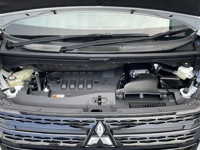 三菱 デリカＤ：５ シャモニー 山口県 2025(令7)年 0.1千km パールⅡ 12インチフリップダウンモニター/社外11インチナビ/・Bluetooth/・フルセグテレビ/・HDMI/・USB入力/・Apple Car Play/・Android Auto/e-Assist/・衝突被害軽減ブレーキ/・車線逸脱警報システム/・レーダークルーズコントロール/・オートマチックハイビーム/・後側方車両検知警報システム/・誤発進抑制機能/・後退時交差車両検知システム/マルチアラウンドモニター/両側オートスライドドア/純正18インチアルミホイール/ヒルディセントコントロール/ハーフレザーシート/ハンドルヒーター/電動パーキングブレーキ/純正LEDヘッドライト/フォグライト/オートライト/プッシュスタート/スマートキー/スペアキー有/取扱説明書/保証書