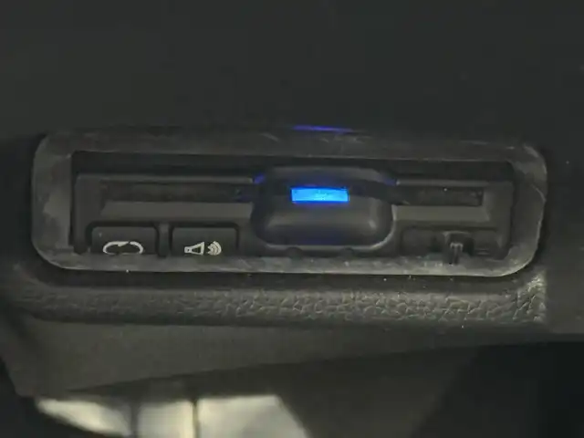 ホンダ フィット ハイブリット Fパッケージ 愛知県 2015(平27)年 9.1万km ティンテッドシルバーM 純正ナビ/（CD/DVD/Bluetooth/ワンセグ）/ETC/バックカメラ/横滑り防止/ステアスイッチ/ECOモード付き/ドアバイザー/電格ミラー/スマートキー/プッシュスタート/ハロゲンヘッドライト/マニュアルレベライザー