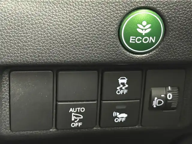 ホンダ フィット ハイブリット Fパッケージ 愛知県 2015(平27)年 9.1万km ティンテッドシルバーM 純正ナビ/（CD/DVD/Bluetooth/ワンセグ）/ETC/バックカメラ/横滑り防止/ステアスイッチ/ECOモード付き/ドアバイザー/電格ミラー/スマートキー/プッシュスタート/ハロゲンヘッドライト/マニュアルレベライザー