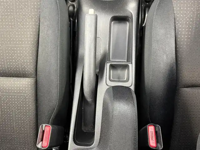 ホンダ フィット ハイブリット Fパッケージ 愛知県 2015(平27)年 9.1万km ティンテッドシルバーM 純正ナビ/（CD/DVD/Bluetooth/ワンセグ）/ETC/バックカメラ/横滑り防止/ステアスイッチ/ECOモード付き/ドアバイザー/電格ミラー/スマートキー/プッシュスタート/ハロゲンヘッドライト/マニュアルレベライザー