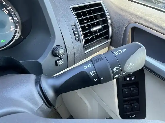 トヨタ ランドクルーザー プラド TX Lパッケージ マットブラED 宮崎県 2023(令5)年 4万km ホワイトパールクリスタルシャイン サンルーフ/純正ディスプレイオーディオ/・Bluetooth・USB・AM・FM・ナビ/HDMI/衝突軽減ブレーキ/レーダークルーズコントロール/パノラミックビューモニター/ブラインドスポットモニター/オートハイビームアシスト/前後コーナーセンサー/ミラー一体型ドライブレコーダー/純正レーダー【TZ-R203L/ビルトインETC/D/N席パワーシート/電動格納サードシート/D/N席シートヒーター・ベンチレーション/ベージュレザーシート/ルーフレール/純正フロアマット/純正18インチアルミホイール