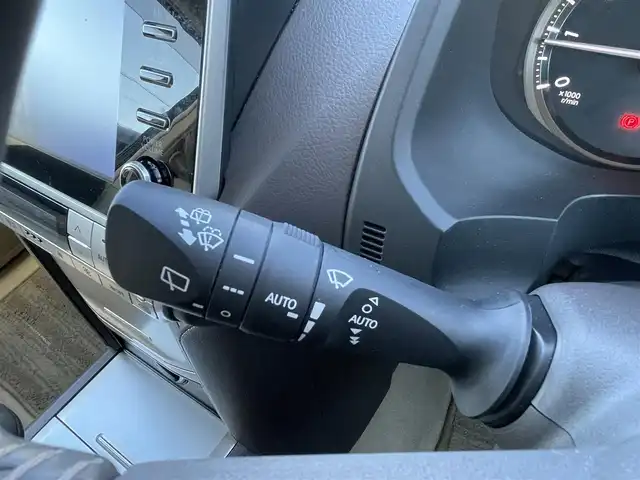 トヨタ ランドクルーザー プラド TX Lパッケージ マットブラED 宮崎県 2023(令5)年 4万km ホワイトパールクリスタルシャイン サンルーフ/純正ディスプレイオーディオ/・Bluetooth・USB・AM・FM・ナビ/HDMI/衝突軽減ブレーキ/レーダークルーズコントロール/パノラミックビューモニター/ブラインドスポットモニター/オートハイビームアシスト/前後コーナーセンサー/ミラー一体型ドライブレコーダー/純正レーダー【TZ-R203L/ビルトインETC/D/N席パワーシート/電動格納サードシート/D/N席シートヒーター・ベンチレーション/ベージュレザーシート/ルーフレール/純正フロアマット/純正18インチアルミホイール