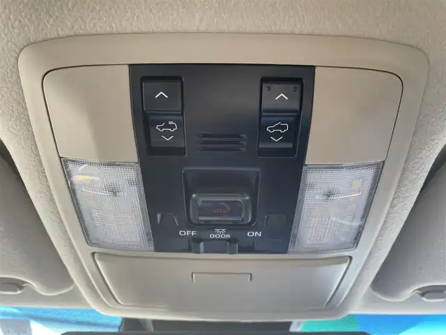 トヨタ ランドクルーザー プラド TX Lパッケージ マットブラED 宮崎県 2023(令5)年 4万km ホワイトパールクリスタルシャイン サンルーフ/純正ディスプレイオーディオ/・Bluetooth・USB・AM・FM・ナビ/HDMI/衝突軽減ブレーキ/レーダークルーズコントロール/パノラミックビューモニター/ブラインドスポットモニター/オートハイビームアシスト/前後コーナーセンサー/ミラー一体型ドライブレコーダー/純正レーダー【TZ-R203L/ビルトインETC/D/N席パワーシート/電動格納サードシート/D/N席シートヒーター・ベンチレーション/ベージュレザーシート/ルーフレール/純正フロアマット/純正18インチアルミホイール