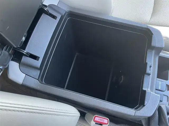 トヨタ ランドクルーザー プラド TX Lパッケージ マットブラED 宮崎県 2023(令5)年 4万km ホワイトパールクリスタルシャイン サンルーフ/純正ディスプレイオーディオ/・Bluetooth・USB・AM・FM・ナビ/HDMI/衝突軽減ブレーキ/レーダークルーズコントロール/パノラミックビューモニター/ブラインドスポットモニター/オートハイビームアシスト/前後コーナーセンサー/ミラー一体型ドライブレコーダー/純正レーダー【TZ-R203L/ビルトインETC/D/N席パワーシート/電動格納サードシート/D/N席シートヒーター・ベンチレーション/ベージュレザーシート/ルーフレール/純正フロアマット/純正18インチアルミホイール