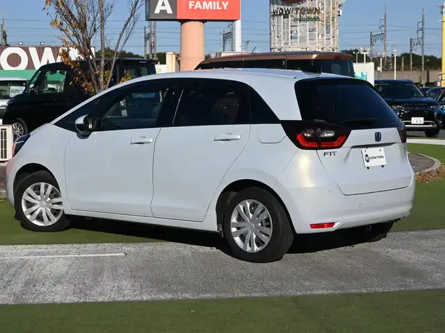 ホンダ フィット e:HEVベーシック 千葉県 2020(令2)年 5.1万km プレミアムサンライトホワイトパール 185/60R15/ワンオーナー/ホンダセンシング/・衝突軽減ブレーキ（CMBS）/・車線維持支援システム（LKAS）/・アダプティブクルーズコントロール（ACC）/・後方誤発進抑制機能/・誤発進抑制機能/純正プレミアムインターナビ/地デジTV/【DVD/CD再生機能　Bluetooth接続】/バックカメラ/LEDヘッドライト/ウインカーミラー/コーナーセンサー/サイド/カーテンエアバッグ/Honda スマートキー