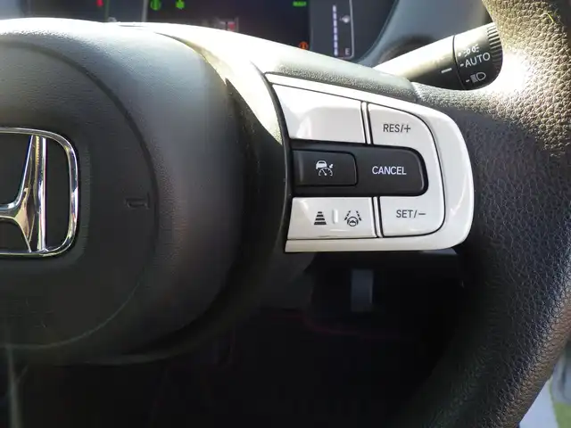 ホンダ フィット e:HEVベーシック 千葉県 2020(令2)年 5.1万km プレミアムサンライトホワイトパール 185/60R15/ワンオーナー/ホンダセンシング/・衝突軽減ブレーキ（CMBS）/・車線維持支援システム（LKAS）/・アダプティブクルーズコントロール（ACC）/・後方誤発進抑制機能/・誤発進抑制機能/純正プレミアムインターナビ/地デジTV/【DVD/CD再生機能　Bluetooth接続】/バックカメラ/LEDヘッドライト/ウインカーミラー/コーナーセンサー/サイド/カーテンエアバッグ/Honda スマートキー