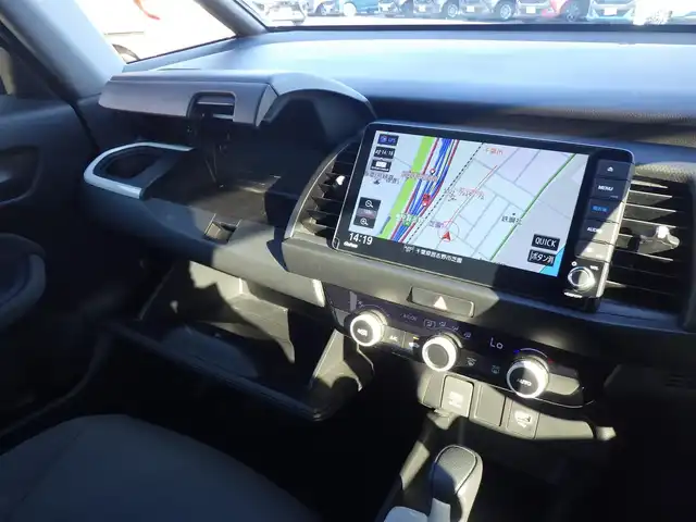 ホンダ フィット e:HEVベーシック 千葉県 2020(令2)年 5.1万km プレミアムサンライトホワイトパール 185/60R15/ワンオーナー/ホンダセンシング/・衝突軽減ブレーキ（CMBS）/・車線維持支援システム（LKAS）/・アダプティブクルーズコントロール（ACC）/・後方誤発進抑制機能/・誤発進抑制機能/純正プレミアムインターナビ/地デジTV/【DVD/CD再生機能　Bluetooth接続】/バックカメラ/LEDヘッドライト/ウインカーミラー/コーナーセンサー/サイド/カーテンエアバッグ/Honda スマートキー