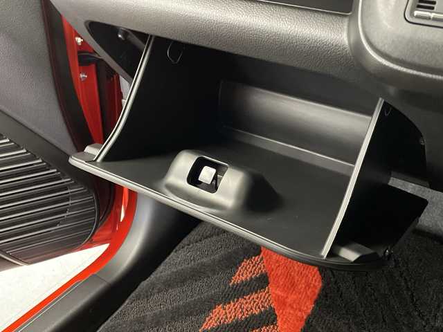 スズキ ハスラー HYBRID X 宮崎県 2020(令2)年 1.7万km バーミリオンオレンジ/ガンメタリック2トーン SUZUKI Safety Support/〇デュアルカメラブレーキサポート/〇後退時ブレーキサポート/〇誤発進抑制機能（前方・後方）/〇車線逸脱警報機能/〇車線逸脱抑制機能/〇ふらつき警報機能/〇標識認識機能/〇オートマチックハイビーム/〇コーナーセンサー/〇先行車発進お知らせ機能/純正9インチHDディスプレイ（ナビ機能）/フルセグTV/CD/DVD/Bluetooth/全方位モニター/シートヒーター/LEDヘッドライト/ビルトインETC/純正15インチAW/アイドリングストップ