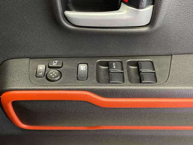 スズキ ハスラー HYBRID X 宮崎県 2020(令2)年 1.7万km バーミリオンオレンジ/ガンメタリック2トーン SUZUKI Safety Support/〇デュアルカメラブレーキサポート/〇後退時ブレーキサポート/〇誤発進抑制機能（前方・後方）/〇車線逸脱警報機能/〇車線逸脱抑制機能/〇ふらつき警報機能/〇標識認識機能/〇オートマチックハイビーム/〇コーナーセンサー/〇先行車発進お知らせ機能/純正9インチHDディスプレイ（ナビ機能）/フルセグTV/CD/DVD/Bluetooth/全方位モニター/シートヒーター/LEDヘッドライト/ビルトインETC/純正15インチAW/アイドリングストップ