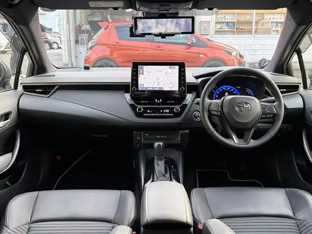 トヨタ カローラツーリング ダブルバイビー 三重県 2021(令3)年 4.6万km プラチナホワイトパールマイカ モデリスタ/　・フロント/　・サイド/　・リアアンダー/トヨタセーフティセンス/　・プリクラッシュセーフティ/　・レーントレーシングアシスト/　・ブラインドスポットモニター/　・クリアランスソナー/　・レーダークルーズコントロール/　・リアクロストラフィックアラート/　・パーキングサポートブレーキ/　・ロードサインアシスト/　・オートハイビーム/純正ナビ/　・AppleCarPlay/　・AndroidAuto/　・Bluetooth/　・フルセグTV/　・ミラキャスト/　・DVD/CD再生/　・USB/純正デジタルインナーミラー/バックガイドカメラ/スポーツモード/プッシュスタート/ハーフレザーシート/D/N席シートヒーター/革巻きステアリング/ステアリングヒーター/ステアリングスイッチ/LEDヘッドライト/LEDフォグライト/オートライト/オートリトラクタブルミラー/ウィンカーミラー/ビルトインETC2.0/ドライブレコーダー前後/後部座席充電用USBポートx２/スペアタイヤ/プライバシーガラス/ドアバイザー/ルーフアンテナ/純正フロアマット/横滑り防止機能/サイド/カーテン/ニーエアバック