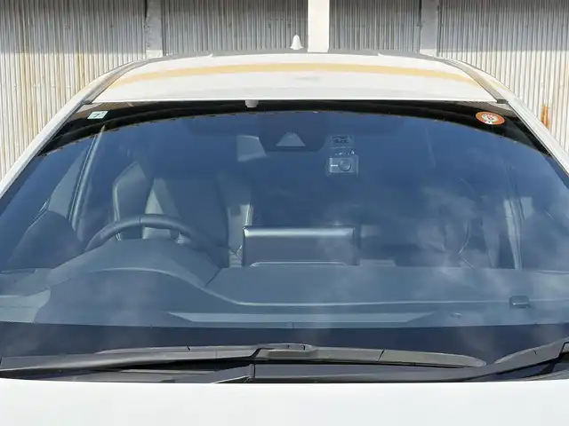 トヨタ カローラツーリング ダブルバイビー 三重県 2021(令3)年 4.6万km プラチナホワイトパールマイカ モデリスタ/　・フロント/　・サイド/　・リアアンダー/トヨタセーフティセンス/　・プリクラッシュセーフティ/　・レーントレーシングアシスト/　・ブラインドスポットモニター/　・クリアランスソナー/　・レーダークルーズコントロール/　・リアクロストラフィックアラート/　・パーキングサポートブレーキ/　・ロードサインアシスト/　・オートハイビーム/純正ナビ/　・AppleCarPlay/　・AndroidAuto/　・Bluetooth/　・フルセグTV/　・ミラキャスト/　・DVD/CD再生/　・USB/純正デジタルインナーミラー/バックガイドカメラ/スポーツモード/プッシュスタート/ハーフレザーシート/D/N席シートヒーター/革巻きステアリング/ステアリングヒーター/ステアリングスイッチ/LEDヘッドライト/LEDフォグライト/オートライト/オートリトラクタブルミラー/ウィンカーミラー/ビルトインETC2.0/ドライブレコーダー前後/後部座席充電用USBポートx２/スペアタイヤ/プライバシーガラス/ドアバイザー/ルーフアンテナ/純正フロアマット/横滑り防止機能/サイド/カーテン/ニーエアバック