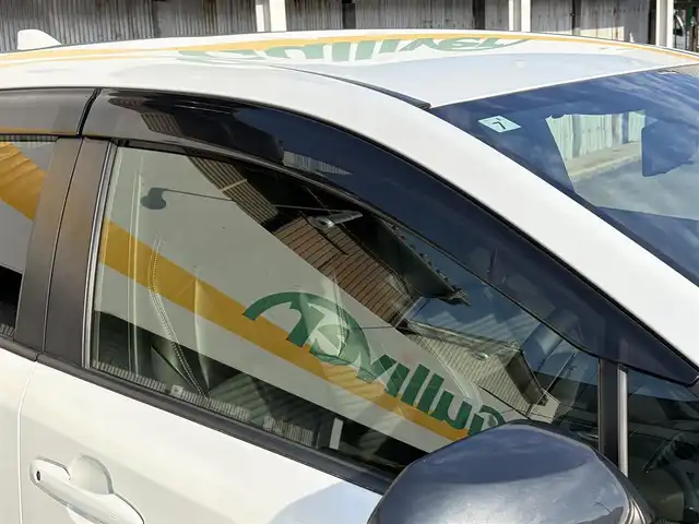 トヨタ カローラツーリング ダブルバイビー 三重県 2021(令3)年 4.6万km プラチナホワイトパールマイカ モデリスタ/　・フロント/　・サイド/　・リアアンダー/トヨタセーフティセンス/　・プリクラッシュセーフティ/　・レーントレーシングアシスト/　・ブラインドスポットモニター/　・クリアランスソナー/　・レーダークルーズコントロール/　・リアクロストラフィックアラート/　・パーキングサポートブレーキ/　・ロードサインアシスト/　・オートハイビーム/純正ナビ/　・AppleCarPlay/　・AndroidAuto/　・Bluetooth/　・フルセグTV/　・ミラキャスト/　・DVD/CD再生/　・USB/純正デジタルインナーミラー/バックガイドカメラ/スポーツモード/プッシュスタート/ハーフレザーシート/D/N席シートヒーター/革巻きステアリング/ステアリングヒーター/ステアリングスイッチ/LEDヘッドライト/LEDフォグライト/オートライト/オートリトラクタブルミラー/ウィンカーミラー/ビルトインETC2.0/ドライブレコーダー前後/後部座席充電用USBポートx２/スペアタイヤ/プライバシーガラス/ドアバイザー/ルーフアンテナ/純正フロアマット/横滑り防止機能/サイド/カーテン/ニーエアバック