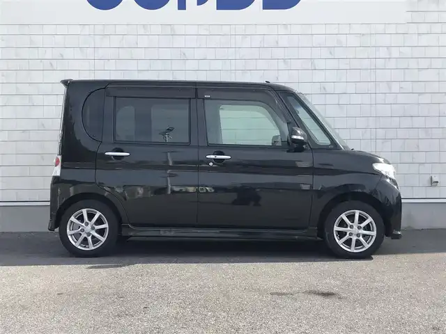 ダイハツ タント カスタム X 栃木県 2011(平23)年 6.2万km ブラックマイカメタリック (株)IDOMが運営する【じしゃロン小山店】の自社ローン対象車両になります。こちらは現金ご利用時の価格です。/自社ローンご希望の方は別途その旨お申付け下さい。//禁煙車/純正フルセグナビ/（CD/DVD/AM/FMラジオ）/スマートキー/片側パワースライドドア/電動格納ドアミラー/パワーウインドウ