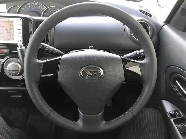 ダイハツ タント カスタム X 栃木県 2011(平23)年 6.2万km ブラックマイカメタリック (株)IDOMが運営する【じしゃロン小山店】の自社ローン対象車両になります。こちらは現金ご利用時の価格です。/自社ローンご希望の方は別途その旨お申付け下さい。//禁煙車/純正フルセグナビ/（CD/DVD/AM/FMラジオ）/スマートキー/片側パワースライドドア/電動格納ドアミラー/パワーウインドウ