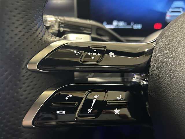 メルセデス・ベンツ Ｍ・ベンツ Ｃ２２０ｄ アバンギャルド　AMGライン 愛知県 2022(令4)年 1.4万km オブシディアンブラック パノラミックスライディングルーフ/ヘッドアップディスプレイ/ブルメスターサウンド/３６０°カメラ/シートヒーター/レーダーセーフティパッケージ/HDDナビ/フルセグテレビ/アイドリングストップ/プッシュスタート/パワーバックドア/ETC/BSM