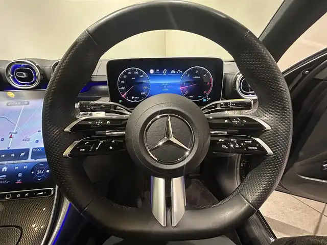 メルセデス・ベンツ Ｍ・ベンツ Ｃ２２０ｄ アバンギャルド　AMGライン 愛知県 2022(令4)年 1.4万km オブシディアンブラック パノラミックスライディングルーフ/ヘッドアップディスプレイ/ブルメスターサウンド/３６０°カメラ/シートヒーター/レーダーセーフティパッケージ/HDDナビ/フルセグテレビ/アイドリングストップ/プッシュスタート/パワーバックドア/ETC/BSM