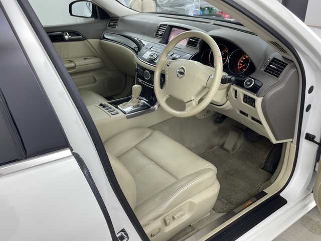 日産 フーガ 350GT FOURシルバーレザ 道央・札幌 2006(平18)年 10.1万km ホワイトパール ・4WD/・純正メーカーナビ  /・DVD/CD//・バックカメラ/サイドカメラ/・レザーシート/D席メモリー付き/・D.N席シートヒーター/エアーシート/・VDC/・ビルトインETC/・HIDライト/オートライト/・社外アルミ/・純正フロアマット