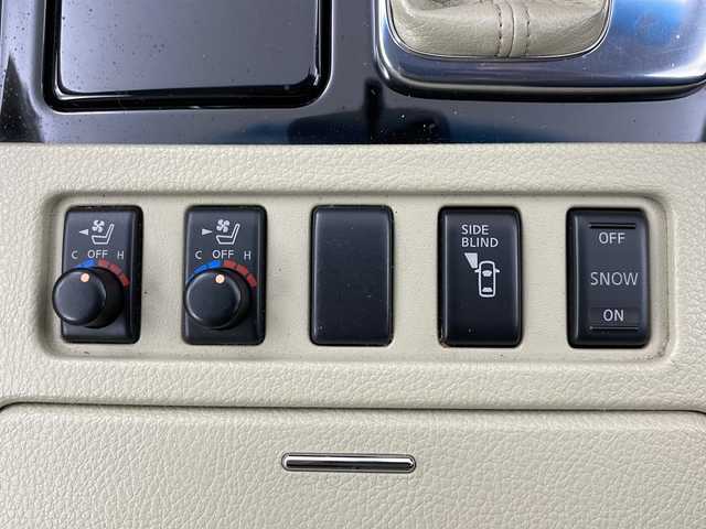 日産 フーガ 350GT FOURシルバーレザ 道央・札幌 2006(平18)年 10.1万km ホワイトパール ・4WD/・純正メーカーナビ  /・DVD/CD//・バックカメラ/サイドカメラ/・レザーシート/D席メモリー付き/・D.N席シートヒーター/エアーシート/・VDC/・ビルトインETC/・HIDライト/オートライト/・社外アルミ/・純正フロアマット