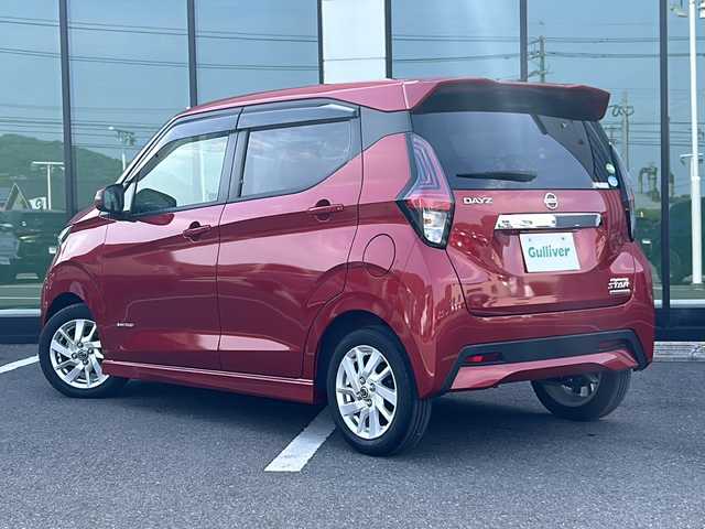 日産 デイズ ハイウェイスターX 福岡県 2019(令1)年 1.5万km スパークリングレッドM 純正9インチSDナビ/【AM/FM/CD/DVD/Bluetooth/フルセグTV】/バックカメラ/ETC2.0/純正前方ドライブレコーダー/【ナビ連動型DJ4-D】/セーフティシールド運転支援機能/・エマージェンシーブレーキ/・車線逸脱警報/ステアリングスイッチ/オートライト/オートライトレベリング/純正フロアマット/純正14インチAW/横滑り防止装置/盗難防止装置/保証書/ナビ取扱説明書