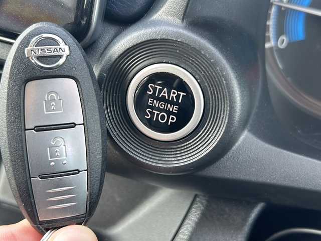 日産 デイズ ハイウェイスターX 福岡県 2019(令1)年 1.5万km スパークリングレッドM 純正9インチSDナビ/【AM/FM/CD/DVD/Bluetooth/フルセグTV】/バックカメラ/ETC2.0/純正前方ドライブレコーダー/【ナビ連動型DJ4-D】/セーフティシールド運転支援機能/・エマージェンシーブレーキ/・車線逸脱警報/ステアリングスイッチ/オートライト/オートライトレベリング/純正フロアマット/純正14インチAW/横滑り防止装置/盗難防止装置/保証書/ナビ取扱説明書