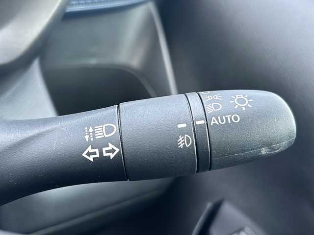 日産 デイズ ハイウェイスターX 福岡県 2019(令1)年 1.5万km スパークリングレッドM 純正9インチSDナビ/【AM/FM/CD/DVD/Bluetooth/フルセグTV】/バックカメラ/ETC2.0/純正前方ドライブレコーダー/【ナビ連動型DJ4-D】/セーフティシールド運転支援機能/・エマージェンシーブレーキ/・車線逸脱警報/ステアリングスイッチ/オートライト/オートライトレベリング/純正フロアマット/純正14インチAW/横滑り防止装置/盗難防止装置/保証書/ナビ取扱説明書