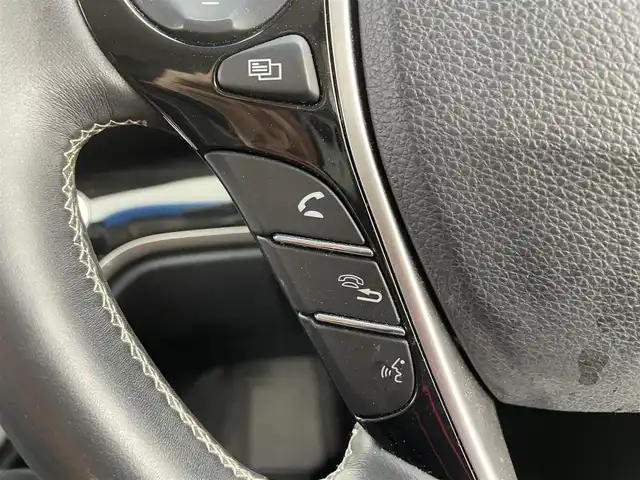 ホンダ オデッセイ アブソルート ホンダセンシング 福井県 2018(平30)年 4.4万km プラチナホワイトパール 純正SDナビ（VXM-184VFi)/（バックカメラ ・フルセグTV・ iPod・FM・AM・Bluetooth・AUX）/ビルトインETC2.0 /ハーフレザーシート /両側パワースライドドア /純正アルミホイール/ LEDヘッドライト /ホンダセンシング/リアサンシェード