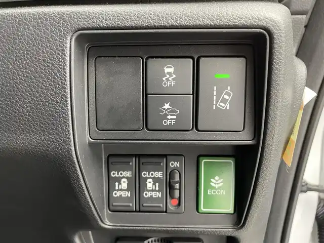 ホンダ オデッセイ アブソルート ホンダセンシング 福井県 2018(平30)年 4.4万km プラチナホワイトパール 純正SDナビ（VXM-184VFi)/（バックカメラ ・フルセグTV・ iPod・FM・AM・Bluetooth・AUX）/ビルトインETC2.0 /ハーフレザーシート /両側パワースライドドア /純正アルミホイール/ LEDヘッドライト /ホンダセンシング/リアサンシェード