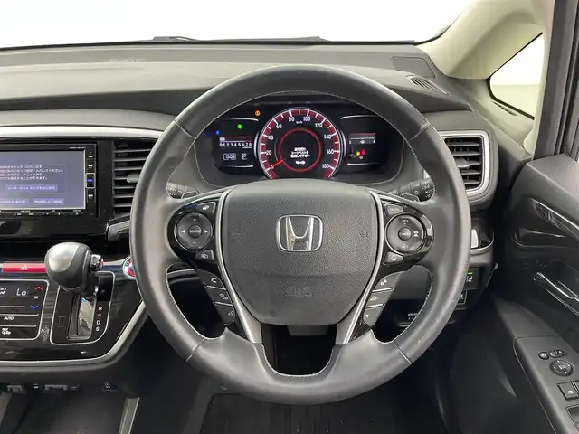 ホンダ オデッセイ アブソルート ホンダセンシング 福井県 2018(平30)年 4.4万km プラチナホワイトパール 純正SDナビ（VXM-184VFi)/（バックカメラ ・フルセグTV・ iPod・FM・AM・Bluetooth・AUX）/ビルトインETC2.0 /ハーフレザーシート /両側パワースライドドア /純正アルミホイール/ LEDヘッドライト /ホンダセンシング/リアサンシェード