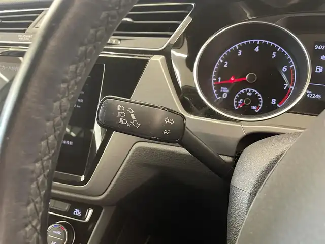 フォルクスワーゲン ゴルフ トゥーラン TSI コンフォートライン 岡山県 2018(平30)年 4.3万km ピュアホワイト VW純正ナビ/リアカメラ/ACC/アップルカープレイ/アンドロイドオート/ルーコンソール/フルセグTV/アイドリングストップ/オートライト/フロントアシスト（プリクラッシュブレーキ）/疲労検知システム/プロアクティブ・オキュパントプロテクション/オートワイパー/ESC/ブレーキAH