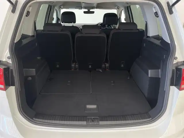 フォルクスワーゲン ゴルフ トゥーラン TSI コンフォートライン 岡山県 2018(平30)年 4.3万km ピュアホワイト VW純正ナビ/リアカメラ/ACC/アップルカープレイ/アンドロイドオート/ルーコンソール/フルセグTV/アイドリングストップ/オートライト/フロントアシスト（プリクラッシュブレーキ）/疲労検知システム/プロアクティブ・オキュパントプロテクション/オートワイパー/ESC/ブレーキAH