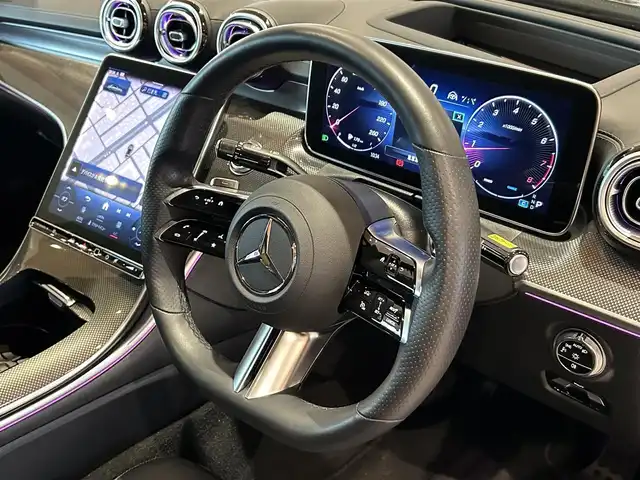 メルセデス・ベンツ Ｍ・ベンツ Ｃ２００ 4マチック AVG AMGライン 道央・札幌 2022(令4)年 0.8万km オブシディアンブラック AMGラインパッケージ/パノラミックスライディングルーフ/レザーエクスクルーシブパッケージ/　・ヘッドアップディスプレイ/　・MBUXARナビゲーション/オブシディアンブラック/レーダーセーフティパッケージ/360°カメラ/DIGITALライト/アダプティブハイビームアシスト/本革シート/シートヒーター/フルセグテレビ/USB/BT/AppleCarPlay/AndroidAuto