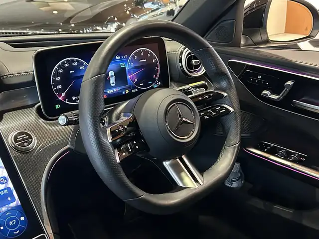 メルセデス・ベンツ Ｍ・ベンツ Ｃ２００ 4マチック AVG AMGライン 道央・札幌 2022(令4)年 0.8万km オブシディアンブラック AMGラインパッケージ/パノラミックスライディングルーフ/レザーエクスクルーシブパッケージ/　・ヘッドアップディスプレイ/　・MBUXARナビゲーション/オブシディアンブラック/レーダーセーフティパッケージ/360°カメラ/DIGITALライト/アダプティブハイビームアシスト/本革シート/シートヒーター/フルセグテレビ/USB/BT/AppleCarPlay/AndroidAuto