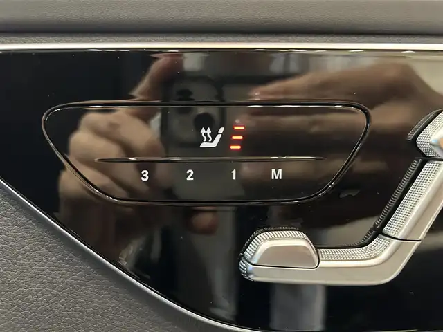 メルセデス・ベンツ Ｍ・ベンツ Ｃ２００ 4マチック AVG AMGライン 道央・札幌 2022(令4)年 0.8万km オブシディアンブラック AMGラインパッケージ/パノラミックスライディングルーフ/レザーエクスクルーシブパッケージ/　・ヘッドアップディスプレイ/　・MBUXARナビゲーション/オブシディアンブラック/レーダーセーフティパッケージ/360°カメラ/DIGITALライト/アダプティブハイビームアシスト/本革シート/シートヒーター/フルセグテレビ/USB/BT/AppleCarPlay/AndroidAuto