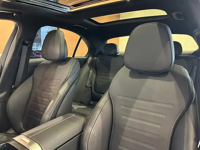 メルセデス・ベンツ Ｍ・ベンツ Ｃ２００ 4マチック AVG AMGライン 道央・札幌 2022(令4)年 0.8万km オブシディアンブラック AMGラインパッケージ/パノラミックスライディングルーフ/レザーエクスクルーシブパッケージ/　・ヘッドアップディスプレイ/　・MBUXARナビゲーション/オブシディアンブラック/レーダーセーフティパッケージ/360°カメラ/DIGITALライト/アダプティブハイビームアシスト/本革シート/シートヒーター/フルセグテレビ/USB/BT/AppleCarPlay/AndroidAuto