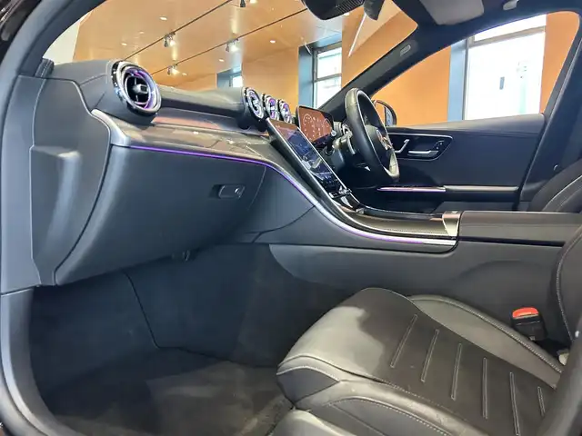 メルセデス・ベンツ Ｍ・ベンツ Ｃ２００ 4マチック AVG AMGライン 道央・札幌 2022(令4)年 0.8万km オブシディアンブラック AMGラインパッケージ/パノラミックスライディングルーフ/レザーエクスクルーシブパッケージ/　・ヘッドアップディスプレイ/　・MBUXARナビゲーション/オブシディアンブラック/レーダーセーフティパッケージ/360°カメラ/DIGITALライト/アダプティブハイビームアシスト/本革シート/シートヒーター/フルセグテレビ/USB/BT/AppleCarPlay/AndroidAuto