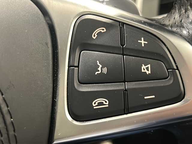 メルセデス・ベンツ ＧＬＳ３５０ｄ 4マチックスポーツ 新潟県 2016(平28)年 3.5万km ダイヤモンドホワイト パノラミックスライディングルーフ/ダウンヒルスピードレギュレーション/AIRマティックサスペンション/・INDIV/SPORT/COMFORT/SNOW/Offroad/COMANDシステム/・８インチワイドディスプレイ/・HDDナビゲーション/・フルセグ/DVD/CD/USB/Bluetooth/・AppleCarPlay/ETC2.0/360°カメラシステム/サイドビューカメラ/パーキングアシストリアビューカメラ/レーダーセーフティパッケージ/・飛出し検知機能付きブレーキアシスト/・被害軽減ブレーキ付後方衝突警告システム/・PRE-SAFEブレーキ/・アクティイブレーンキープアシスト/・アクティブブラインドスポットモニター/・ディストロニック・プラス/・チャイルドセーフティシートセンサー（助手席）/LEDコーナリングライト/温冷機能付カップホルダー（前席）/３ゾーンクライメートコントロール/ナッパレザーシート/シートヒーター（1列目/2列目）