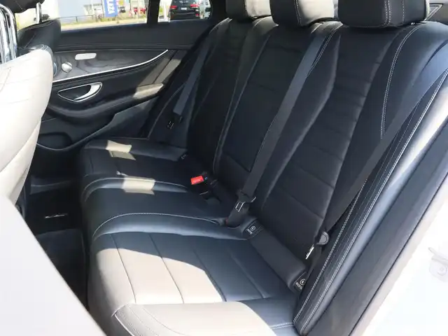 メルセデス・ベンツ Ｅ２２０ｄ アバンギャルド スポーツ 宮城県 2017(平29)年 7万km イリジウムシルバー レーダーセーフティパッケージ/レザーエクスクルーシブパッケージ/エアバランスパッケージ/パノラマサンルーフ/Burmesterサウンド/アダプティブクルーズコントロール/レーンキープアシスト/リモートパーキングアシスト/黒革シート/ヘッドアップディスプレイ/純正HDDナビ(BT/USB/CarPlay/AndoidAuto)/全方位カメラ/フルセグＴＶ/パワーシート(D・N)/シートヒーター(D・N)/LEDライト/オートライト/オートハイビーム/ETC/ドライブレコーダー(前方のみ)/キーレスゴー