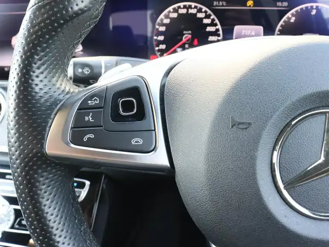 メルセデス・ベンツ Ｅ２２０ｄ アバンギャルド スポーツ 宮城県 2017(平29)年 7万km イリジウムシルバー レーダーセーフティパッケージ/レザーエクスクルーシブパッケージ/エアバランスパッケージ/パノラマサンルーフ/Burmesterサウンド/アダプティブクルーズコントロール/レーンキープアシスト/リモートパーキングアシスト/黒革シート/ヘッドアップディスプレイ/純正HDDナビ(BT/USB/CarPlay/AndoidAuto)/全方位カメラ/フルセグＴＶ/パワーシート(D・N)/シートヒーター(D・N)/LEDライト/オートライト/オートハイビーム/ETC/ドライブレコーダー(前方のみ)/キーレスゴー