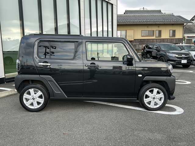 ダイハツ タフト G ターボ ダーククロムベンチャー 岐阜県 2023(令5)年 2.5万km 黒 登録時走行距離24169km/純正SDナビ7インチ/フルセグ/バックモニター/サンルーフ/LEDヘッドライト/レーダークルーズ/ターボ/コーナーセンサー前後/ドライブレコーダー前後/シートヒーター前席/ワンオーナー/スマートキー/社外マフラー/アイドリングストップ/プッシュスタート/AUX可/ETC/社外マット/純正AW/オートライト/衝突軽減システム/HDMI可