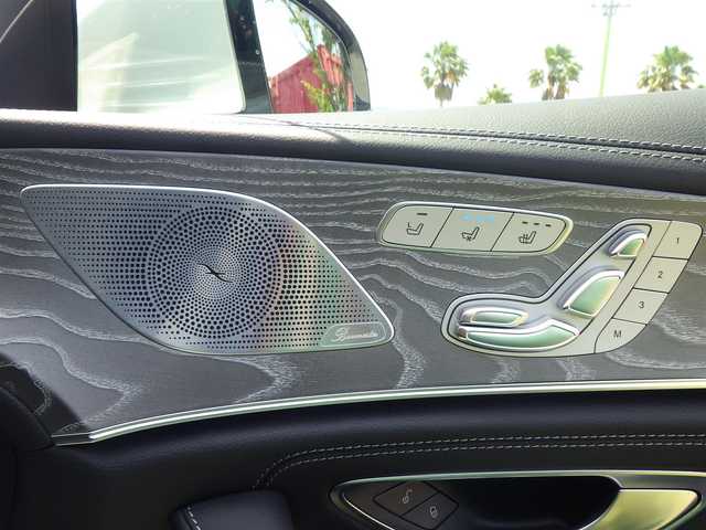 メルセデス・ベンツ ＣＬＳ２２０ｄ スポーツ エクスクルーシブPKG 千葉県 2018(平30)年 3.8万km ダイヤモンドホワイト アクティブブレーキアシスト/アクティブレーンキープアシスト/ブラインドスポットアシスト/アテンションアシスト/パノラミックスライディングルーフ/ブラックレザーシート/前席パワーシート/エアシート/シートヒーター/ブルメスター/パフュームアトマイザー/ディストロニック/パワートランクリッド/純正ナビ/地デジTV/【Apple CarPlay　Android Auto対応】/【Bluetooth接続】/360°カメラ/リバース連動ドアミラー（左）/ドライブレコーダー/革巻きステアリング/ステアリングスイッチ/パドルシフト/ETC（2.0）/LEDヘッドライト/フォグライト/ウインカーミラー/パークトロニック/純正19インチアルミホイル/サイド/カーテンエアバッグ/キーレスゴー