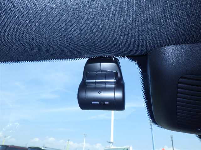 メルセデス・ベンツ ＣＬＳ２２０ｄ スポーツ エクスクルーシブPKG 千葉県 2018(平30)年 3.8万km ダイヤモンドホワイト アクティブブレーキアシスト/アクティブレーンキープアシスト/ブラインドスポットアシスト/アテンションアシスト/パノラミックスライディングルーフ/ブラックレザーシート/前席パワーシート/エアシート/シートヒーター/ブルメスター/パフュームアトマイザー/ディストロニック/パワートランクリッド/純正ナビ/地デジTV/【Apple CarPlay　Android Auto対応】/【Bluetooth接続】/360°カメラ/リバース連動ドアミラー（左）/ドライブレコーダー/革巻きステアリング/ステアリングスイッチ/パドルシフト/ETC（2.0）/LEDヘッドライト/フォグライト/ウインカーミラー/パークトロニック/純正19インチアルミホイル/サイド/カーテンエアバッグ/キーレスゴー