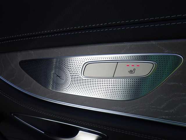 メルセデス・ベンツ ＣＬＳ２２０ｄ スポーツ エクスクルーシブPKG 千葉県 2018(平30)年 3.8万km ダイヤモンドホワイト アクティブブレーキアシスト/アクティブレーンキープアシスト/ブラインドスポットアシスト/アテンションアシスト/パノラミックスライディングルーフ/ブラックレザーシート/前席パワーシート/エアシート/シートヒーター/ブルメスター/パフュームアトマイザー/ディストロニック/パワートランクリッド/純正ナビ/地デジTV/【Apple CarPlay　Android Auto対応】/【Bluetooth接続】/360°カメラ/リバース連動ドアミラー（左）/ドライブレコーダー/革巻きステアリング/ステアリングスイッチ/パドルシフト/ETC（2.0）/LEDヘッドライト/フォグライト/ウインカーミラー/パークトロニック/純正19インチアルミホイル/サイド/カーテンエアバッグ/キーレスゴー