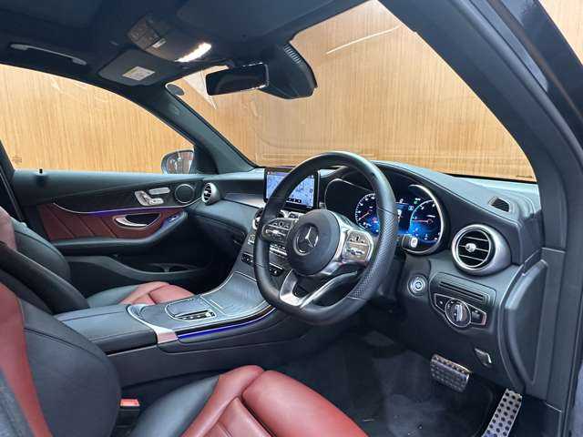メルセデス・ベンツ ＧＬＣ２２０ d 4マチック AMGライン 千葉県 2022(令4)年 5.2万km オブシディアンブラック ＡＭＧレザーエクスクルーシブＰＫＧ　/赤黒革　/パノラマＳＲ　/ＡＣＣ　/ＨＵＤ　/ナビ　/ＴＶ　/３６０°前後シートヒーター　/電動リアゲート　/オートハイビーム　/衝突軽減Ｂ　/ＢＳＭ　/ＬＫＡ　/ＥＴＣ　/１オーナー