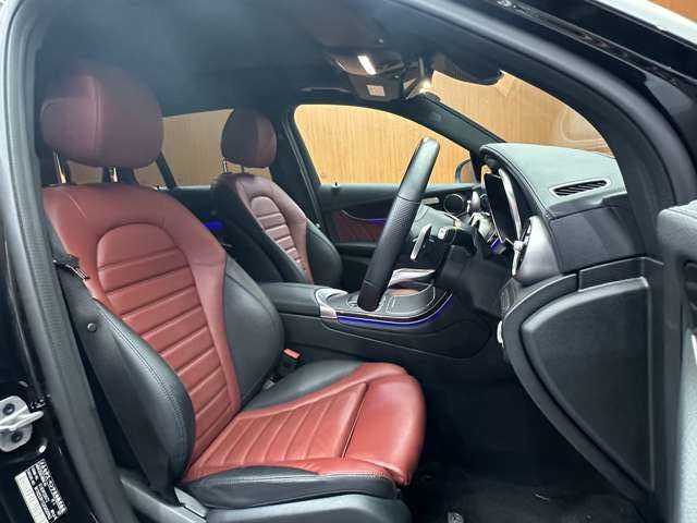 メルセデス・ベンツ ＧＬＣ２２０ d 4マチック AMGライン 千葉県 2022(令4)年 5.2万km オブシディアンブラック ＡＭＧレザーエクスクルーシブＰＫＧ　/赤黒革　/パノラマＳＲ　/ＡＣＣ　/ＨＵＤ　/ナビ　/ＴＶ　/３６０°前後シートヒーター　/電動リアゲート　/オートハイビーム　/衝突軽減Ｂ　/ＢＳＭ　/ＬＫＡ　/ＥＴＣ　/１オーナー