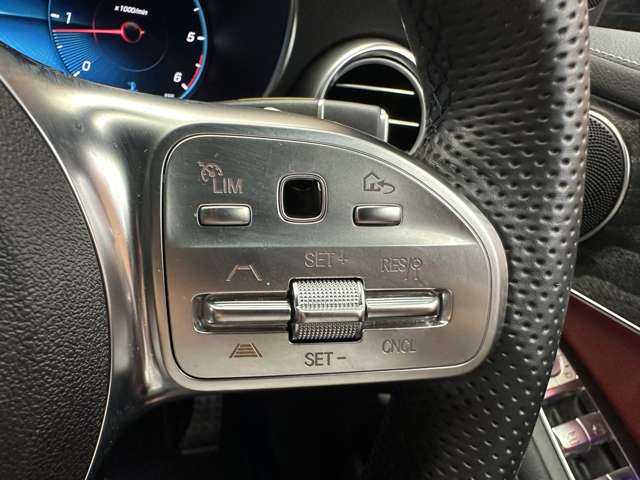 メルセデス・ベンツ ＧＬＣ２２０ d 4マチック AMGライン 千葉県 2022(令4)年 5.2万km オブシディアンブラック ＡＭＧレザーエクスクルーシブＰＫＧ　/赤黒革　/パノラマＳＲ　/ＡＣＣ　/ＨＵＤ　/ナビ　/ＴＶ　/３６０°前後シートヒーター　/電動リアゲート　/オートハイビーム　/衝突軽減Ｂ　/ＢＳＭ　/ＬＫＡ　/ＥＴＣ　/１オーナー