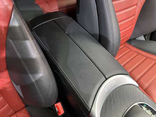 メルセデス・ベンツ ＧＬＣ２２０ d 4マチック AMGライン 千葉県 2022(令4)年 5.2万km オブシディアンブラック ＡＭＧレザーエクスクルーシブＰＫＧ　/赤黒革　/パノラマＳＲ　/ＡＣＣ　/ＨＵＤ　/ナビ　/ＴＶ　/３６０°前後シートヒーター　/電動リアゲート　/オートハイビーム　/衝突軽減Ｂ　/ＢＳＭ　/ＬＫＡ　/ＥＴＣ　/１オーナー