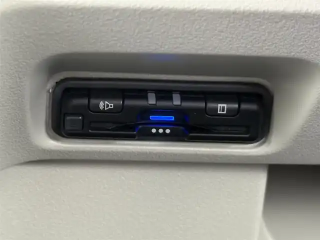 ホンダ Ｎ ＢＯＸ 愛知県 2024(令6)年 0.3万km クリスタルブラックパール ワンオーナー/ホンダセンシング/　・衝突軽減ブレーキ/　・先行車発進お知らせ機能/　・歩行者事故低減ステアリング/　・路外逸脱抑制機能/　・標識認識機能/　・渋滞追従機能付アダプティブクルーズコントロール/　・線維持支援システム/　・誤発進抑制機能/　・後方誤発進抑制機能/　・近距離衝突軽減ブレーキ/　・急アクセル抑制機能/　・パーキングセンサーシステム/　・オートハイビーム/ホンダコネクトGathers9インチナビ/　（Bluetooth/フルセグTV/CD/DVD/USB）/バックカメラ/ETC/両側パワースライドドア/シートヒーター/ドライブレコーダー/純正フロアマット/ロールサンシェード/オートライト/スマートキー/電子パーキング/オートホールド/後席テーブル