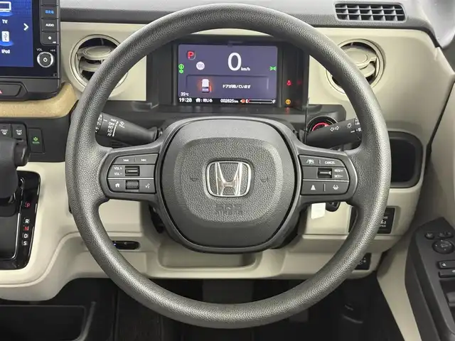 ホンダ Ｎ ＢＯＸ 愛知県 2024(令6)年 0.3万km クリスタルブラックパール ワンオーナー/ホンダセンシング/　・衝突軽減ブレーキ/　・先行車発進お知らせ機能/　・歩行者事故低減ステアリング/　・路外逸脱抑制機能/　・標識認識機能/　・渋滞追従機能付アダプティブクルーズコントロール/　・線維持支援システム/　・誤発進抑制機能/　・後方誤発進抑制機能/　・近距離衝突軽減ブレーキ/　・急アクセル抑制機能/　・パーキングセンサーシステム/　・オートハイビーム/ホンダコネクトGathers9インチナビ/　（Bluetooth/フルセグTV/CD/DVD/USB）/バックカメラ/ETC/両側パワースライドドア/シートヒーター/ドライブレコーダー/純正フロアマット/ロールサンシェード/オートライト/スマートキー/電子パーキング/オートホールド/後席テーブル