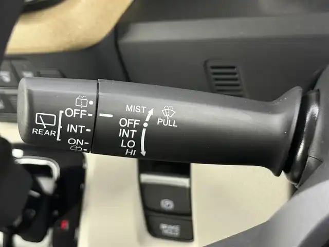 ホンダ Ｎ ＢＯＸ 愛知県 2024(令6)年 0.3万km クリスタルブラックパール ワンオーナー/ホンダセンシング/　・衝突軽減ブレーキ/　・先行車発進お知らせ機能/　・歩行者事故低減ステアリング/　・路外逸脱抑制機能/　・標識認識機能/　・渋滞追従機能付アダプティブクルーズコントロール/　・線維持支援システム/　・誤発進抑制機能/　・後方誤発進抑制機能/　・近距離衝突軽減ブレーキ/　・急アクセル抑制機能/　・パーキングセンサーシステム/　・オートハイビーム/ホンダコネクトGathers9インチナビ/　（Bluetooth/フルセグTV/CD/DVD/USB）/バックカメラ/ETC/両側パワースライドドア/シートヒーター/ドライブレコーダー/純正フロアマット/ロールサンシェード/オートライト/スマートキー/電子パーキング/オートホールド/後席テーブル